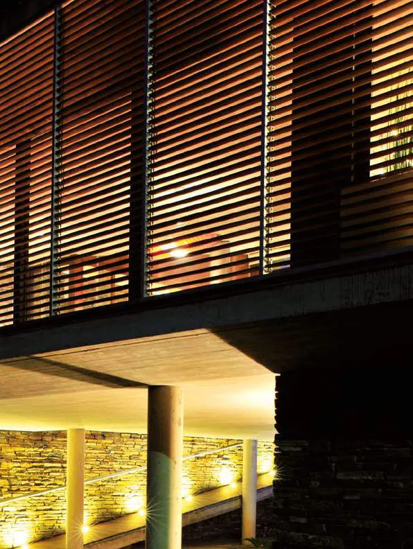 Woodgrains, acabamento de madeira em brises